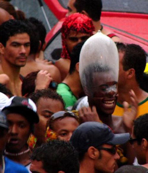 ТОП 20 странных нарядом мужчин