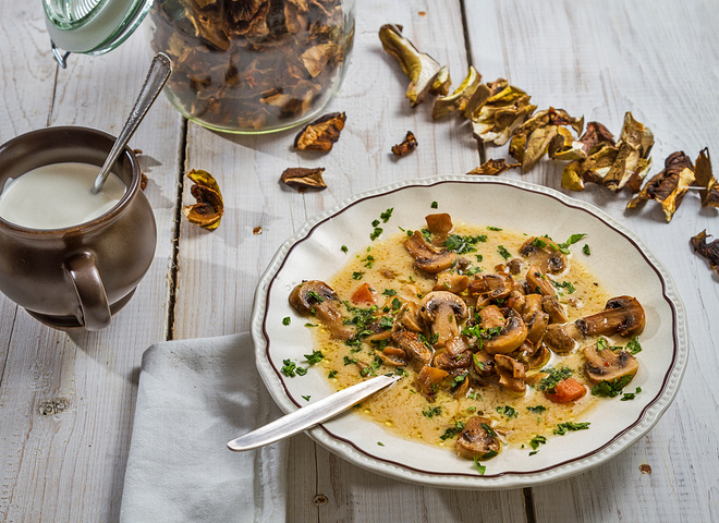 Суп из сушеных белых грибов: рецепт ароматного блюда