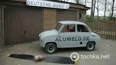 Машина с необычным двигателем