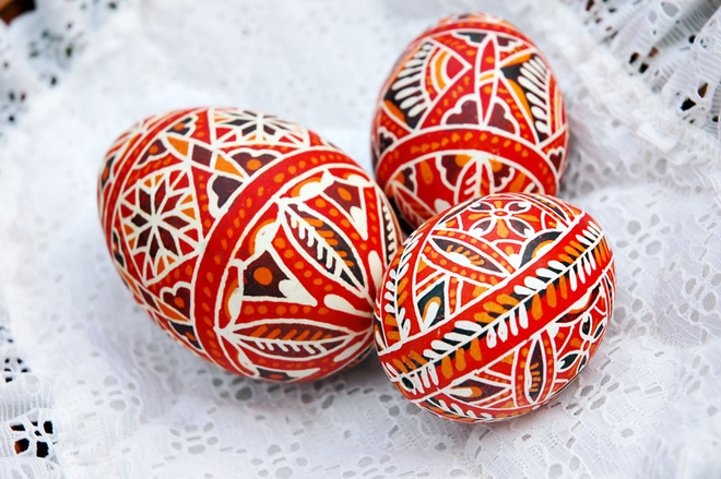 Як фарбувати яйця: топ-20 найцікавіших способів