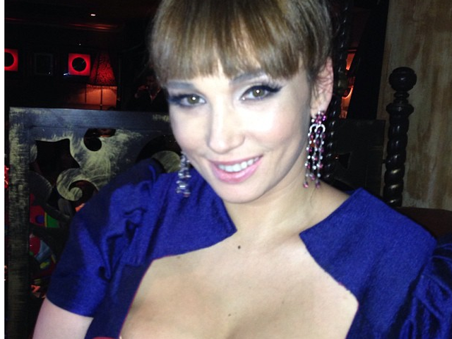 На свое 35-летие Анфиса Чехова обнажила грудь (ФОТО). Маникюр на Новый год