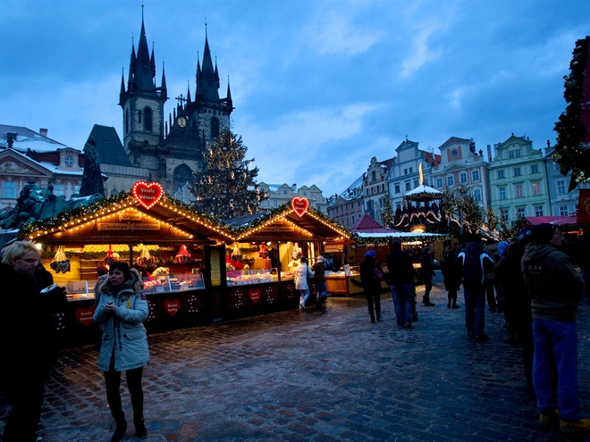 Різдвяні ярмарки: V&aacute;nočn&iacute; trhy na Staroměstsk&eacute;m n&aacute;měst&iacute;