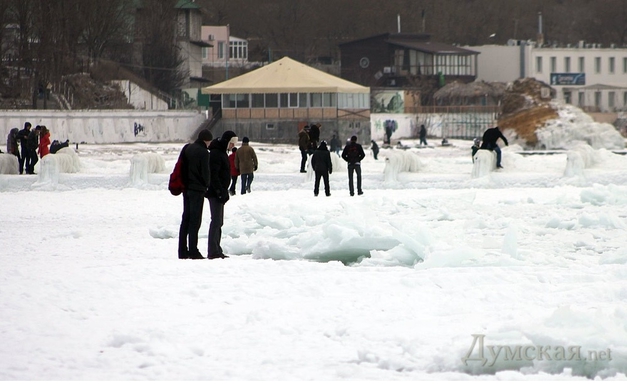 Черное море замерзло