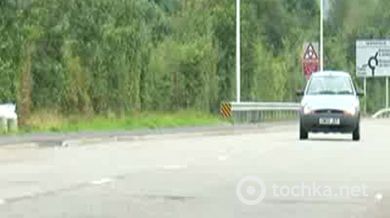 Автокастрофа показана в мельчайших деталях - слабонервным не смотреть!