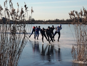 Каток посреди озера: Paterswoldse Meer 