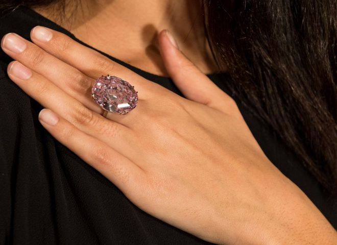 Гранований діамант "Рожева зірка"