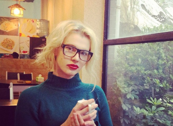 Борис Апрель