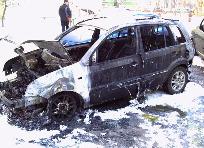 Пожар: сгорели машины