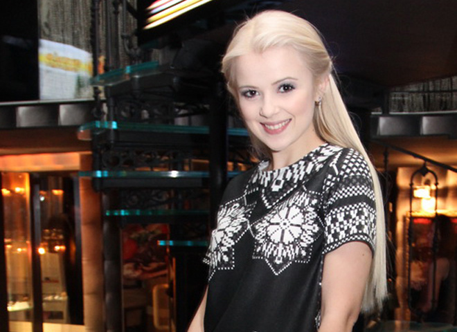 Міка Ньютон 