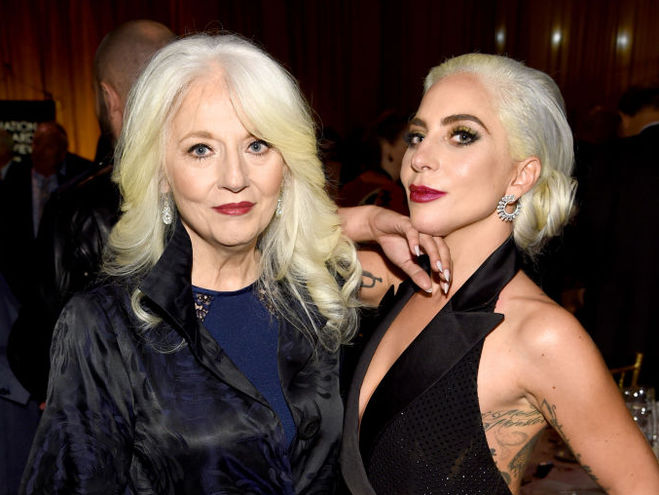 Леди Гага рассказала об отношениях с мамой