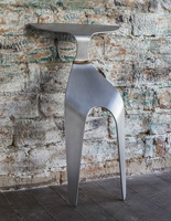 двуногий стул