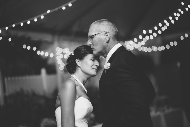 Невероятно трогательные свадебные снимки. Отцы и дочери