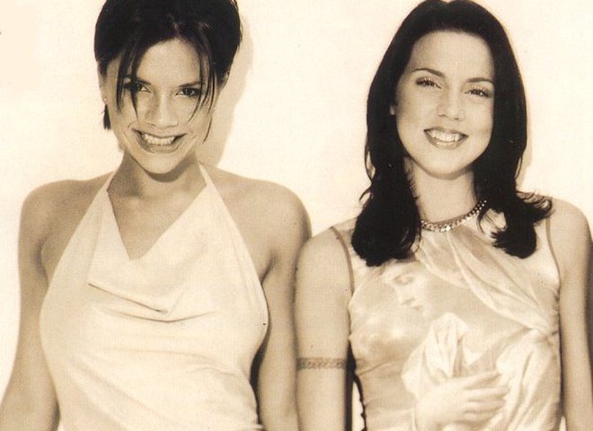 15 років по тому: Вікторія Бекхем і Мел Сі виконали хіт Spice Girls (відео)
