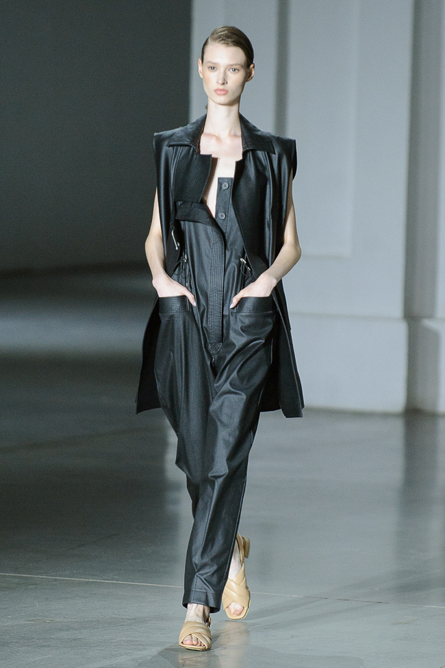 Показ VOROZHBYT & ZEMSKOVA на Ukrainian Fashion Week noseason sept 2021