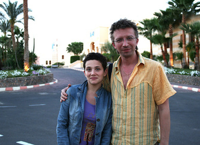 Тала Калатай с дочкой