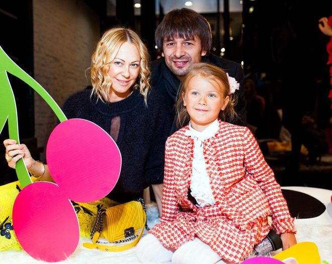 Александр Шовковский и Ольга Аленова с дочерью