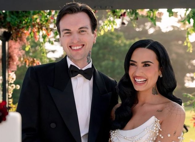 Демі Ловато запостила фото зі свого весілля