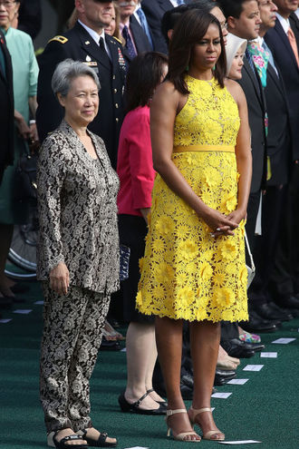 Уходи красиво: Мишель Обама стала иконой стиля 2016 года 