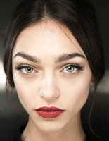 Бьюти-образ моделей с показа Dolce & Gabbana Осень 2015