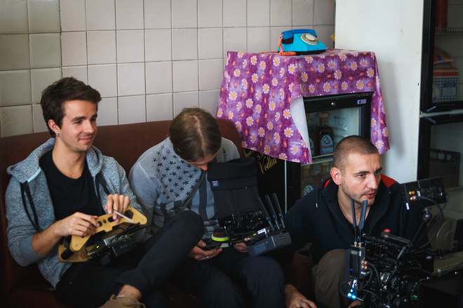 Юра Движон (крайний слева) на съемках клипа Nikolai