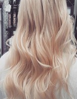 Модная прическа 2017 — золотые нити в волосах