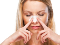 Чорні цяткина носі: як позбутися