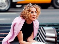 10 нарядов Кэрри Брэдшоу, актуальных в 2019 году