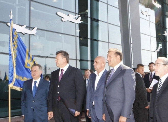 Янукович на відкритті терміналу