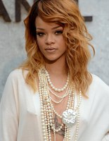 Ріанна: б'юті-образи іменинниці