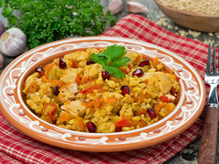 Унікальний рецепт плову з куркою і сухофруктами