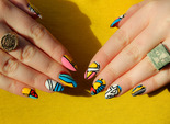 Модный летний маникюр 2016: Moschino nails Модный летний маникюр 2016: Moschino nails