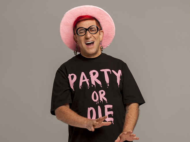 Гарік Корогодський переспівав Павла Зіброва в кліпі "Хрещатик"