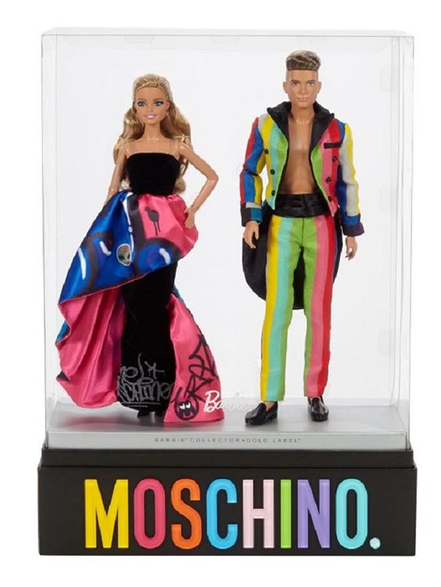 Знамениті ляльки Барбі і Кен ожили в новій колекції Moschino