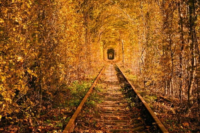 Тунель Кохання: Найромантичніше місце України