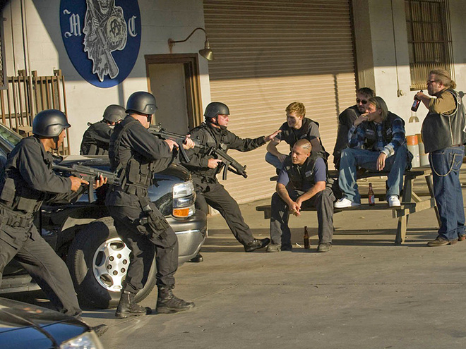 Причины посмотреть "Сынов анархии"