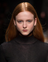 Бьюти-образ моделей с показа Salvatore Ferragamo Осень 2015