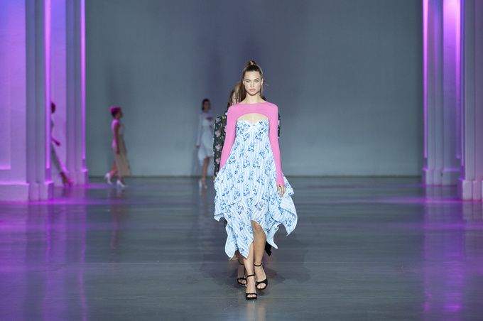 Показ Darja Donezz: UFW noseason sept 2021 на Ukrainian Fashion Week noseason sept 2021