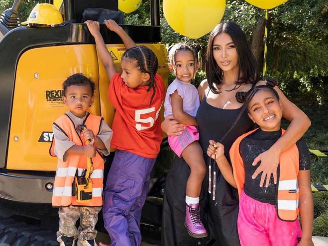 Ким Кардашьян с детьми