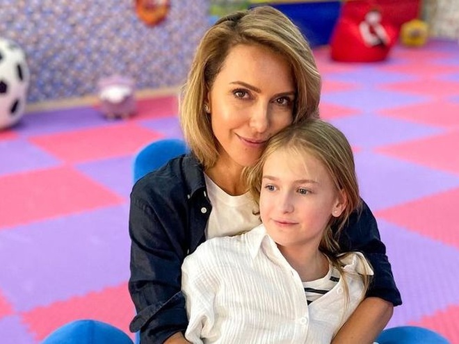 Марина Боржемська показала відео зі святкування 11-річчя доньки від В'ячеслава Узєлкова