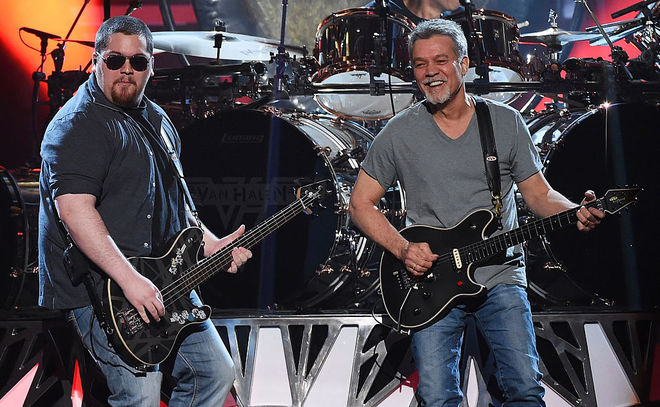 Эдди Ван Хален с сыном