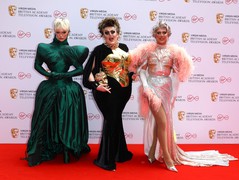 Бимини Бон-Булаш, Лоуренс Чейни и A'Whora на BAFTA TV Awards 2021