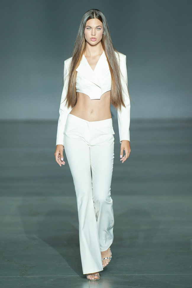 Показ Arutiunova: UFW noseason sept 2021 на Ukrainian Fashion Week noseason sept 2021