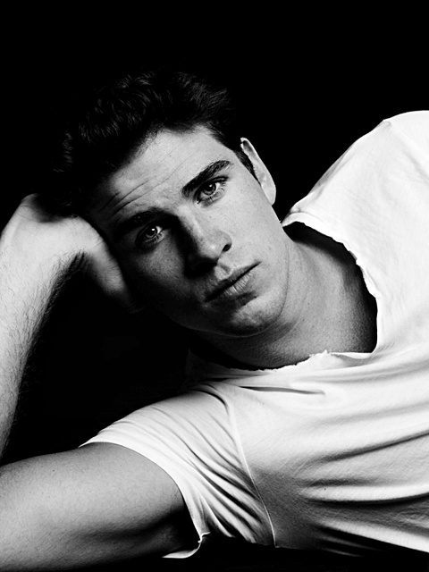 Лиам Хемсворт