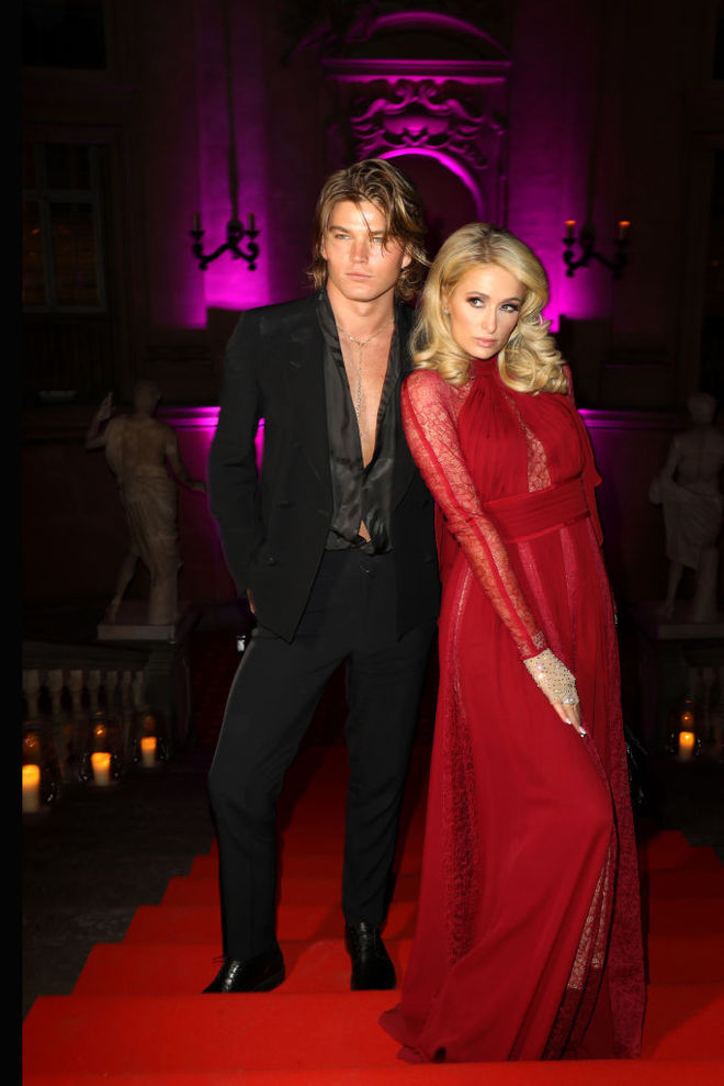 Періс Хілтон (Cover)