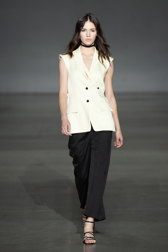 Показ Elena Burenina на Ukrainian Fashion Week noseason sept 2021