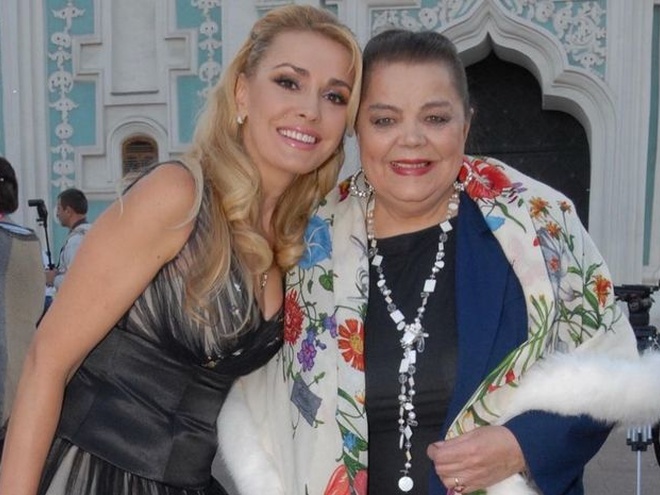 Ольга Сумська вшанувала пам'ять мами та показала її в молодості