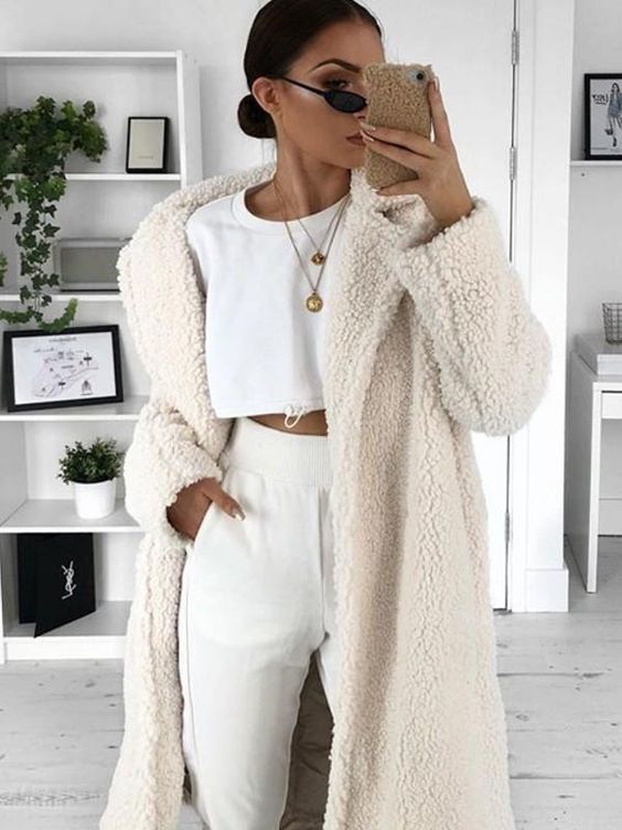 Зимние образы в белом цвете