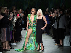 Весенне-летняя коллекция Versace 2020