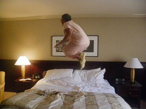 Приколы с кроватью