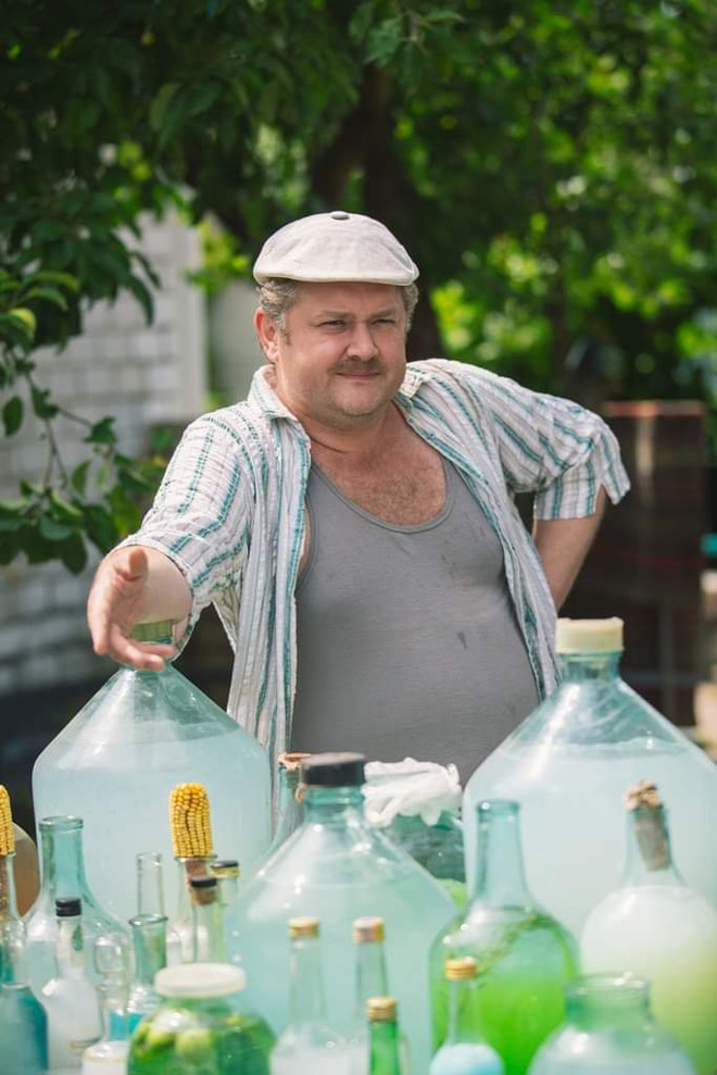 "Будиночок на щастя": стилісти шукали образи для серіалу в сільському секонд-хенді